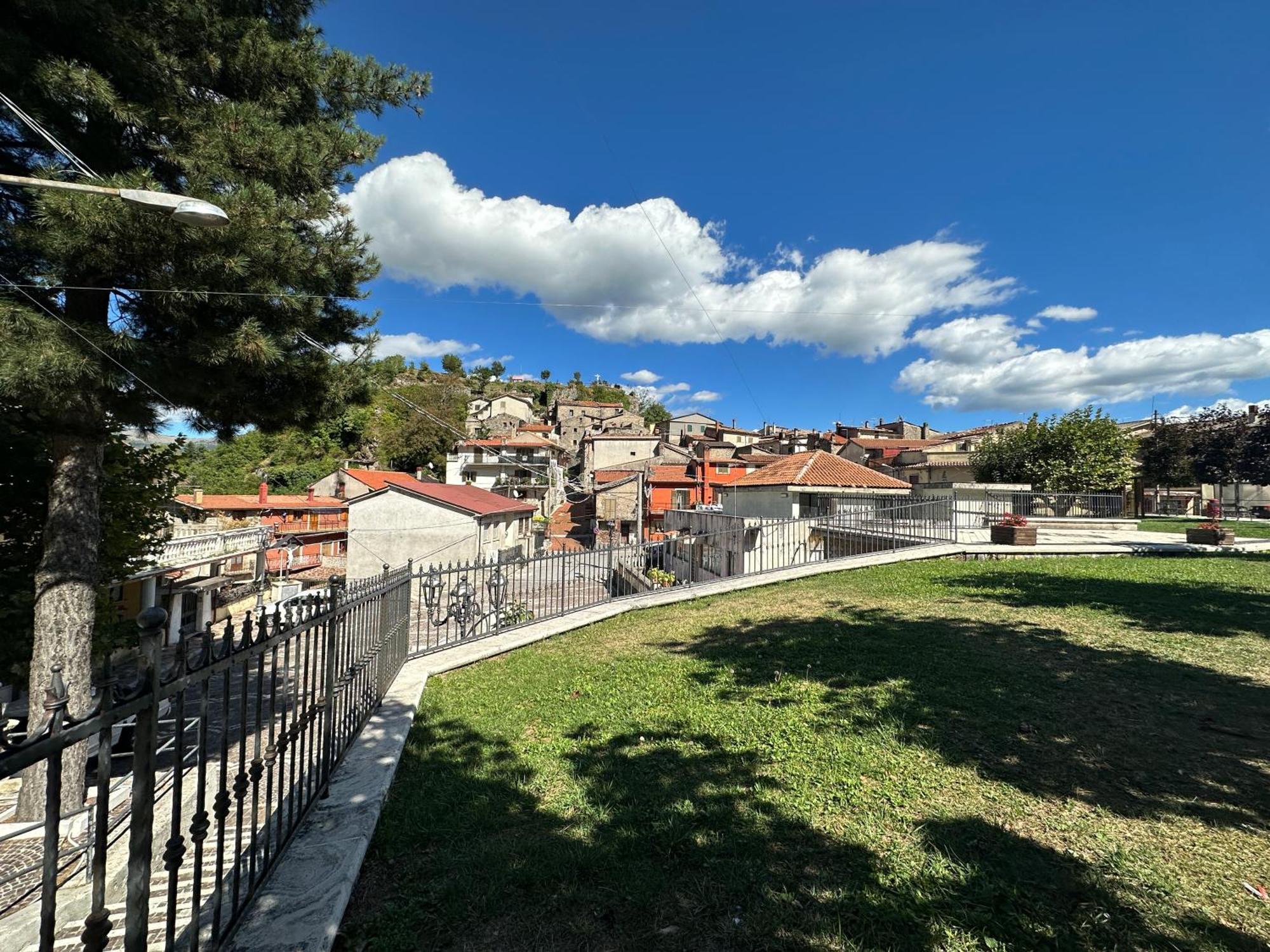 Mariella Vernile Civitella Roveto Luaran gambar